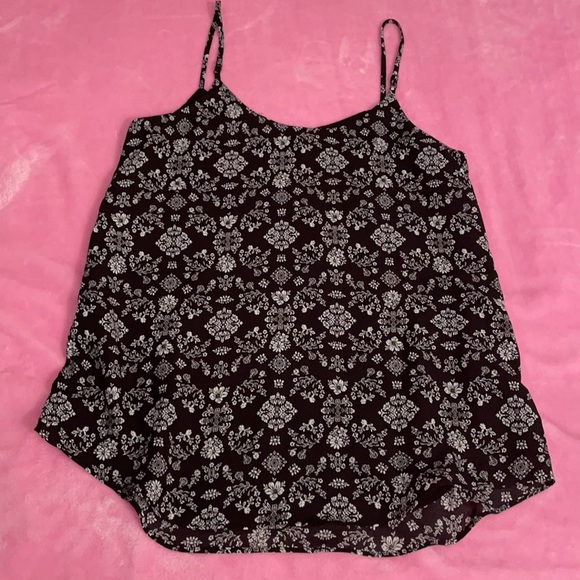 Black Patterned Chiffon Tank Rop - Picture 3 of 3